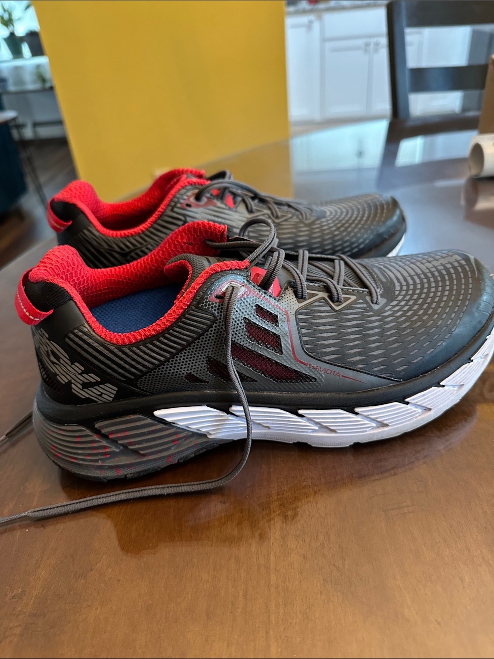 Men's Hoka one one brand new - Black and Red Performance Trainer